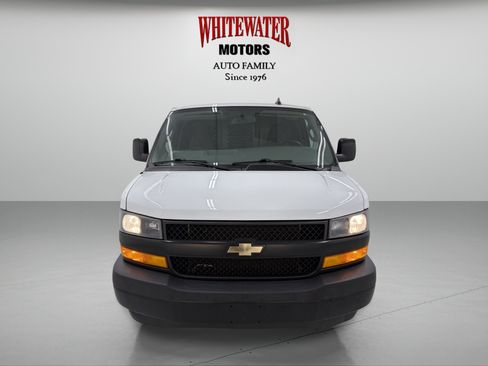 Used 2021 Chevrolet Express 3500 Extended w/ Driver Convenience Package RWD image 6