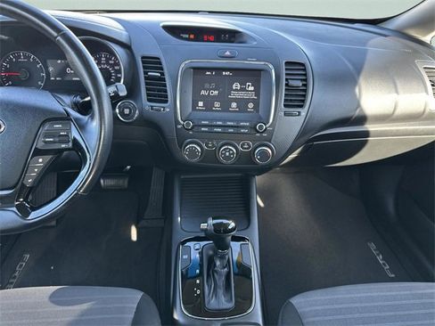 Used 2018 Kia Forte S w/ S Technology Plus Package image 11