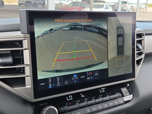 Used 2025 Toyota Tundra Limited image 25