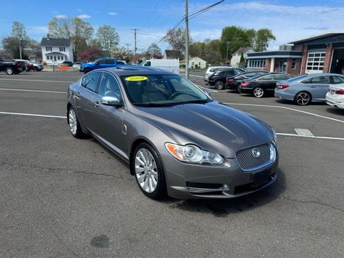 Used 2009 Jaguar XF Premium RWD image 3