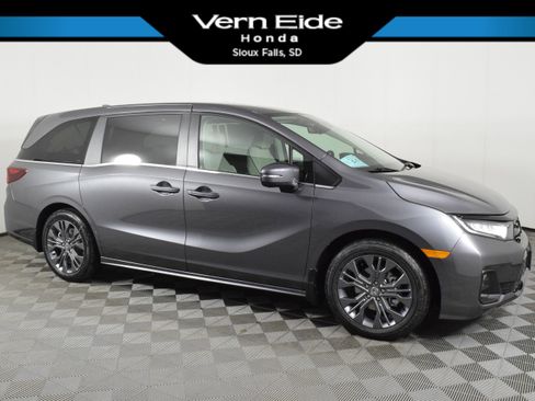 New 2026 Honda Odyssey Touring image 1