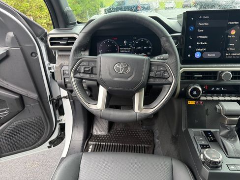 Used 2025 Toyota Tacoma Limited AWD/4WD image 14