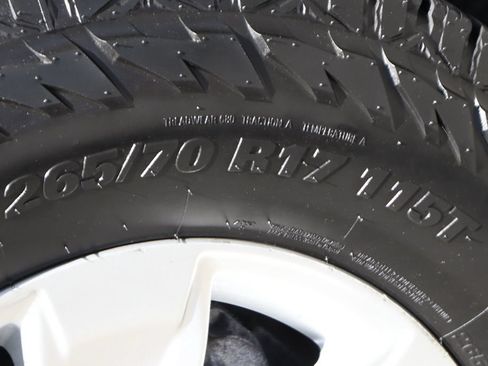 Used 2022 Chevrolet Silverado 1500 LT RWD image 39