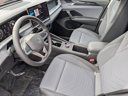New 2026 Volkswagen Tiguan SE AWD/4WD image 5