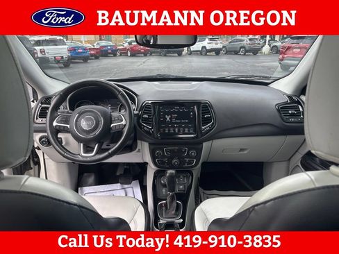 Used 2018 Jeep Compass Limited w/ Navigation Group AWD/4WD image 16