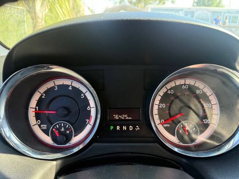 Used 2016 Dodge Grand Caravan SE FWD image 17