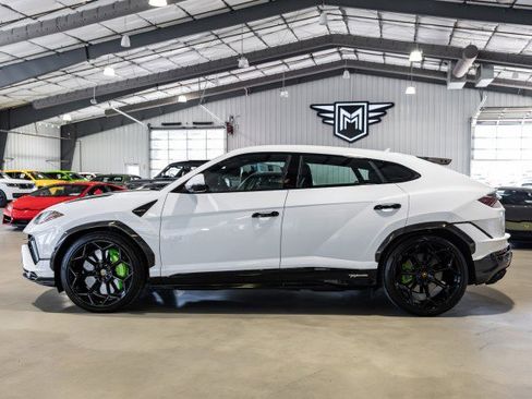 Used 2024 Lamborghini Urus Performante image 3