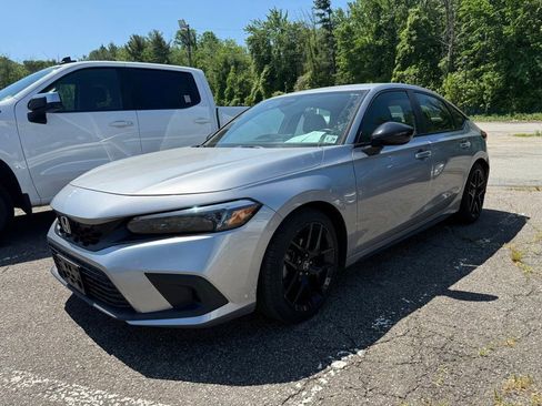 Used 2024 Honda Civic Sport image 2