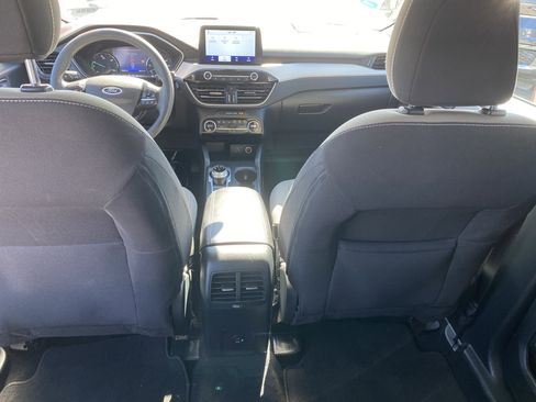 Used 2021 Ford Escape SE image 18