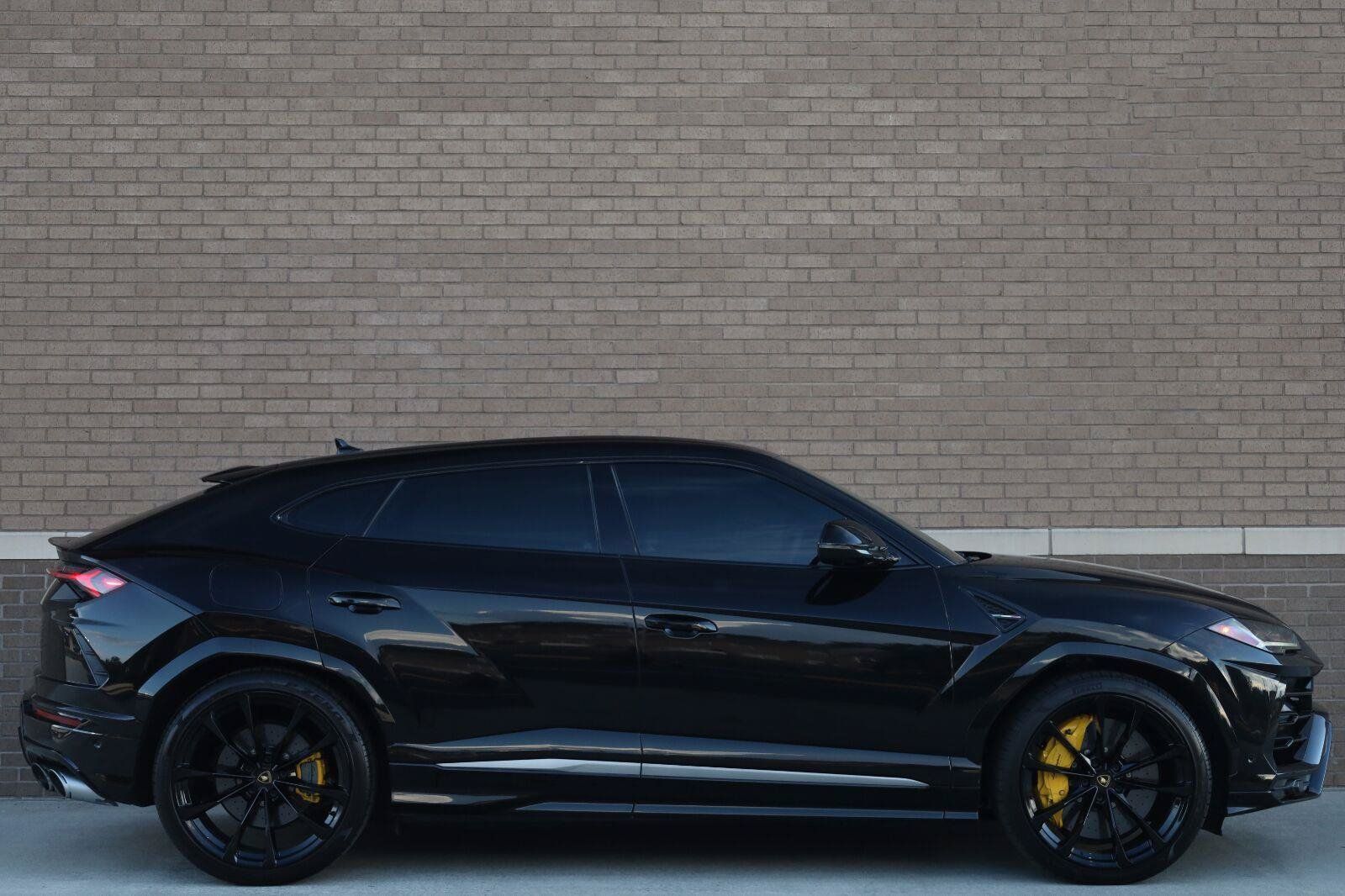 Used 2021 Lamborghini Urus AWD/4WD image 3