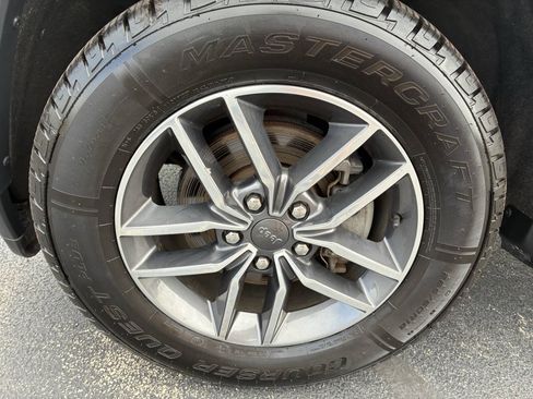 Used 2019 Jeep Grand Cherokee Limited AWD/4WD image 31
