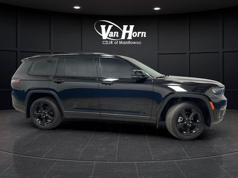 Used 2024 Jeep Grand Cherokee L Limited w/ Black Appearance Package AWD/4WD image 8