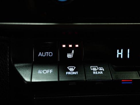 Used 2025 Toyota Camry LE image 23