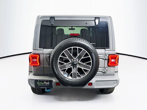 Used 2023 Jeep Wrangler Unlimited Sahara AWD/4WD image 7