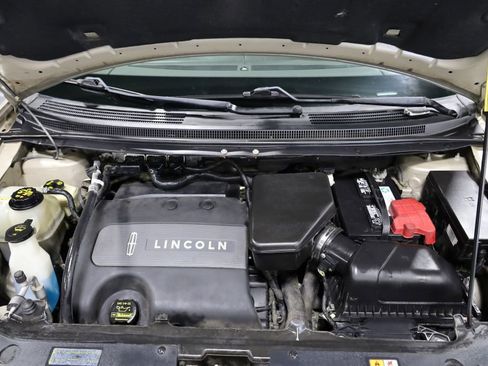 Used 2011 Lincoln MKX 2WD w/ Wood Pkg image 28