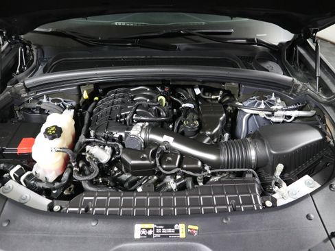 Used 2024 Jeep Grand Cherokee L Laredo image 13