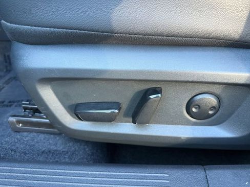 Used 2025 Nissan Rogue SV image 12