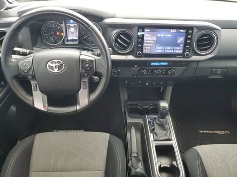 Used 2022 Toyota Tacoma TRD Sport w/ Technology Package image 15