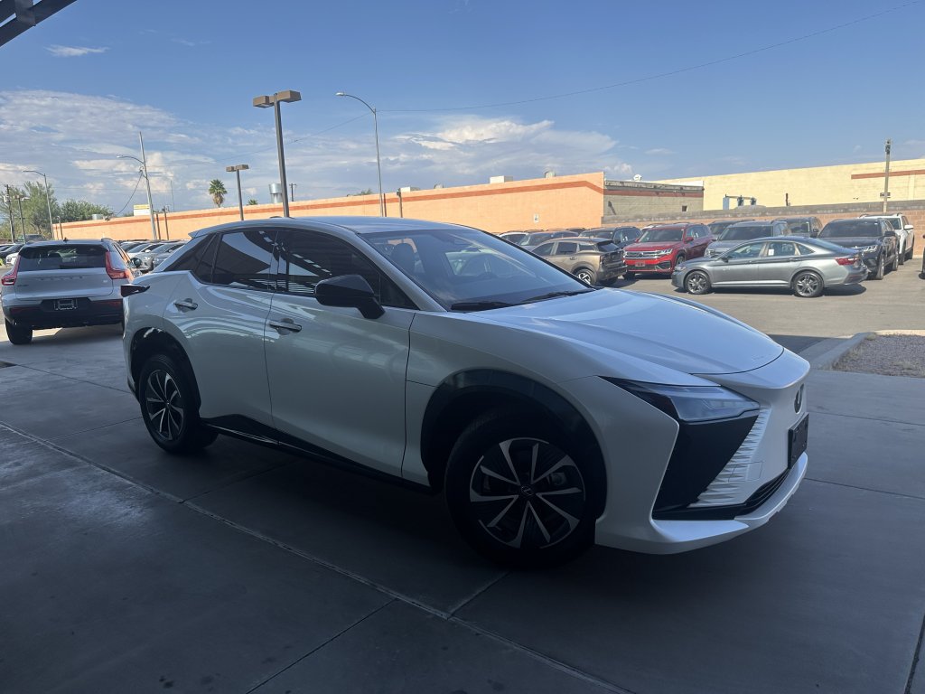 Used 2024 Lexus RZ 450e Premium AWD/4WD image 5