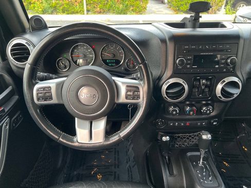 Used 2014 Jeep Wrangler Unlimited Sport AWD/4WD image 32
