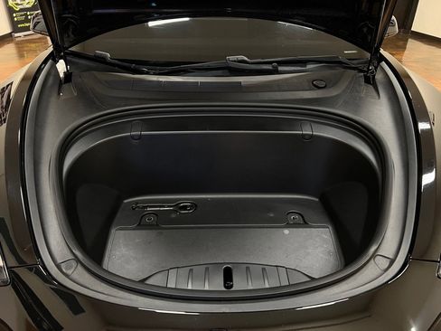 Used 2019 Tesla Model 3 Standard Range image 32