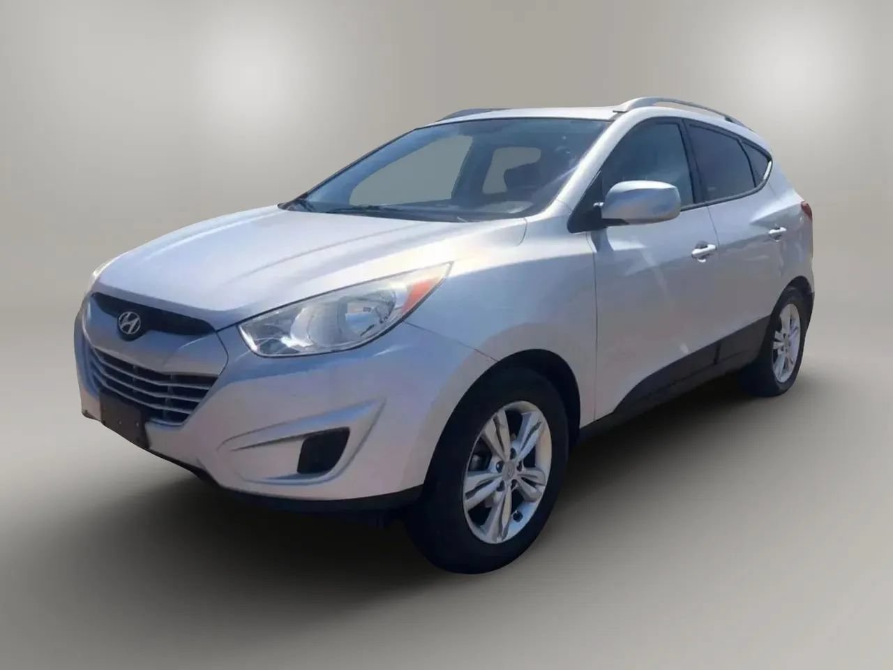Used 2011 Hyundai Tucson GLS FWD image 2