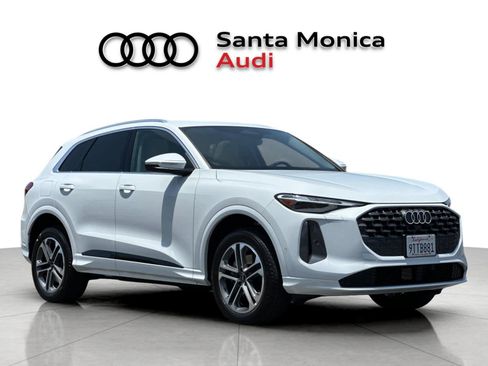 Used 2025 Audi Q5 Premium w/ Convenience Package AWD/4WD image 9