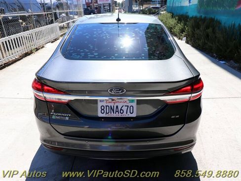 Used 2018 Ford Fusion Energi SE image 5