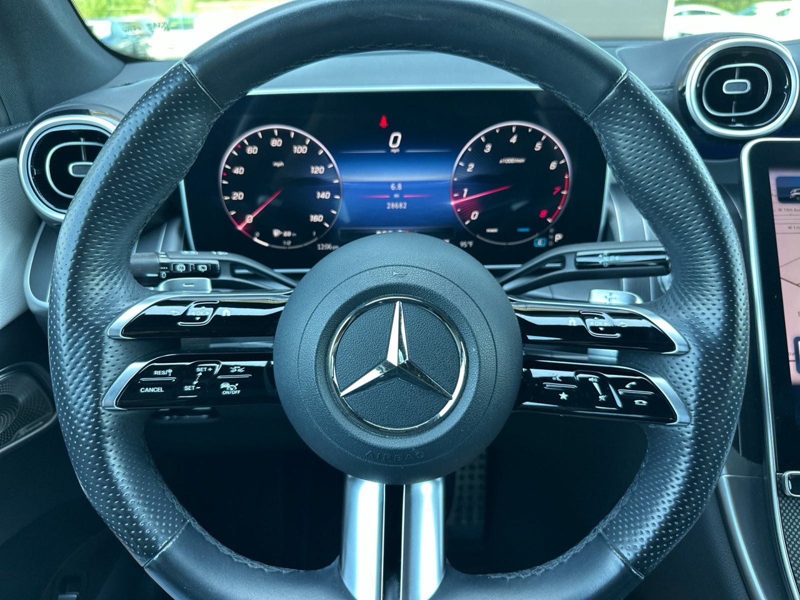 Used 2023 Mercedes-Benz GLC 300 image 27