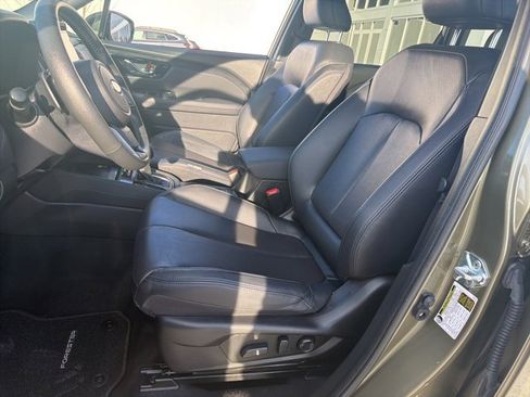Used 2025 Subaru Forester Limited image 21
