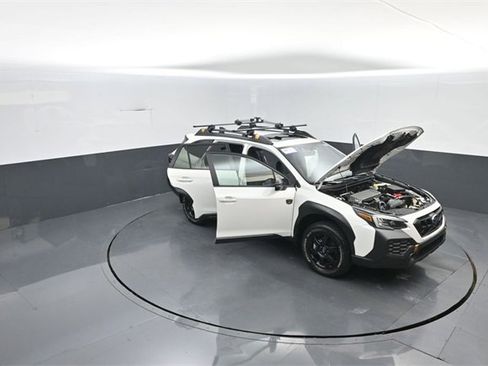 Used 2025 Subaru Outback Wilderness image 31