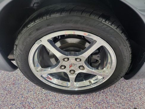 Used 2003 Chevrolet Corvette Coupe RWD image 7