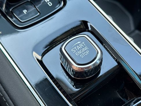 New 2026 Volvo XC90 B5 Core w/ Protection Package Premier AWD/4WD image 24