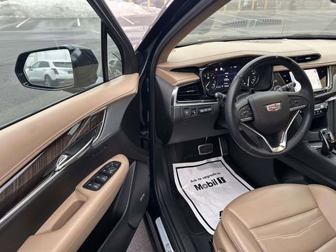 Used 2024 Cadillac XT6 Sport w/ Platinum Package image 15