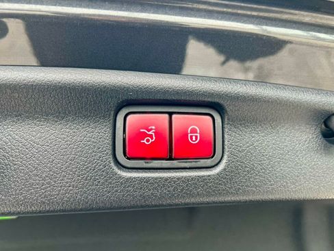 Used 2023 Mercedes-Benz C 43 AMG 4MATIC Sedan image 10