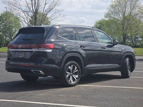 Used 2025 Volkswagen Atlas SE image 19
