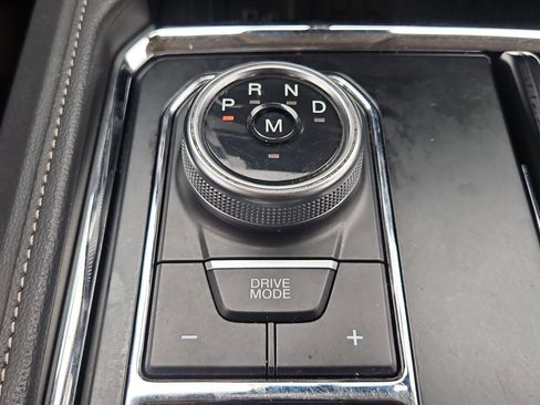 Used 2024 Ford Expedition Max XLT image 27