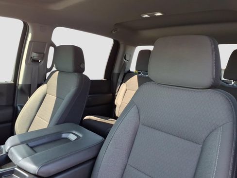 Used 2025 Chevrolet Silverado 2500 Custom w/ Z71 Off-Road Package AWD/4WD image 19