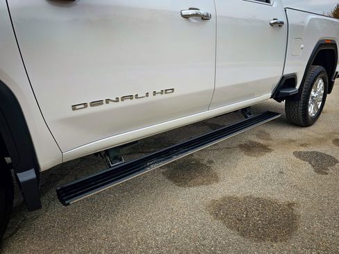 Certified 2022 GMC Sierra 3500 Denali image 12