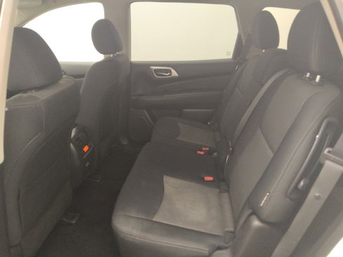 Used 2020 Nissan Pathfinder SV AWD/4WD image 18