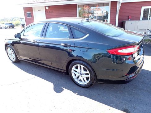 Used 2014 Ford Fusion SE FWD image 4