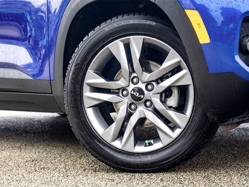 Used 2023 Kia Seltos S w/ Navigation Package image 2