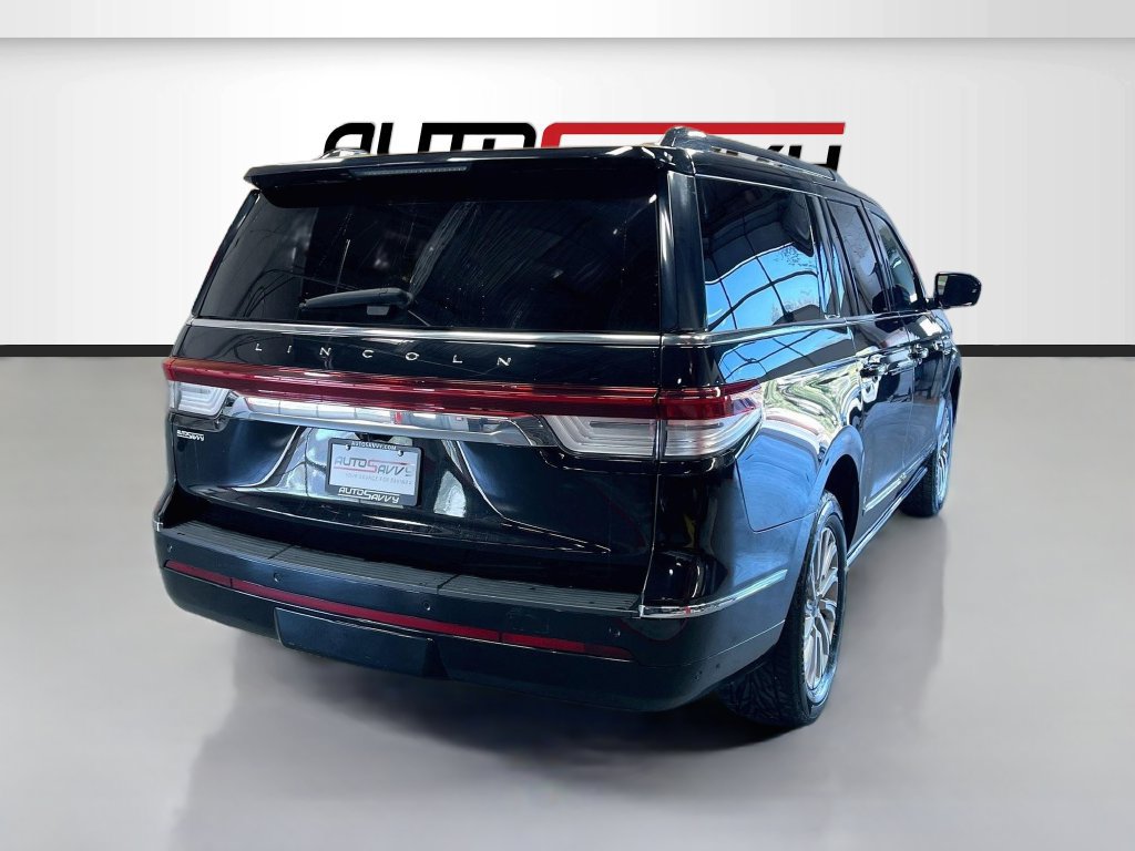Used 2024 Lincoln Navigator L 4WD image 7