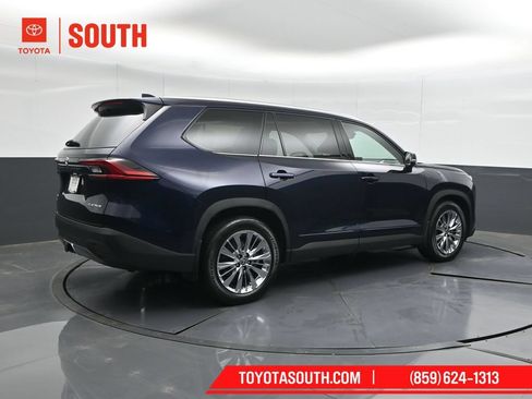 Used 2025 Toyota Grand Highlander AWD image 2