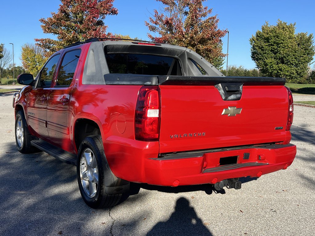 Used 2011 Chevrolet Avalanche LT AWD/4WD image 3
