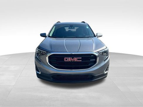 Used 2018 GMC Terrain SLE w/ Driver Convenience Package image 2