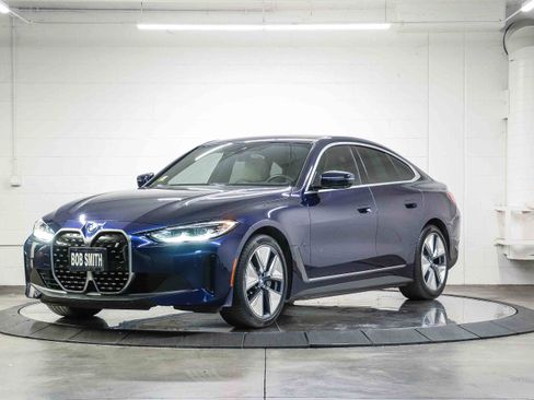 Used 2023 BMW i4 eDrive35 w/ Premium Package RWD image 3