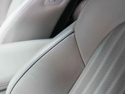 Used 2023 Genesis G70 3.3T image 19