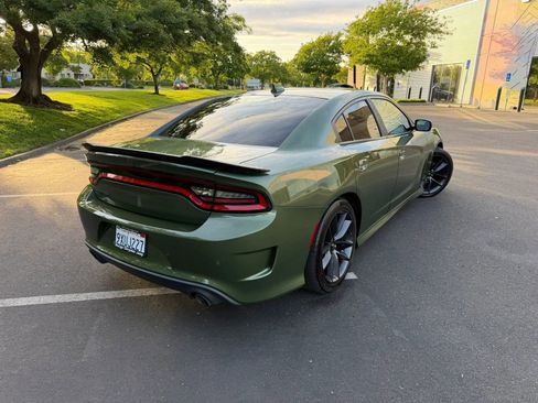Used 2019 Dodge Charger R/T w/ Plus Group RWD image 6