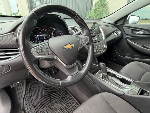 Used 2018 Chevrolet Malibu LT FWD image 7
